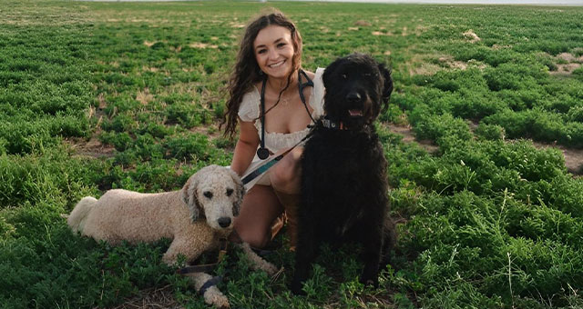 Abigail, Peak Pet Urgent Care veterinary staff member – extended biography photo