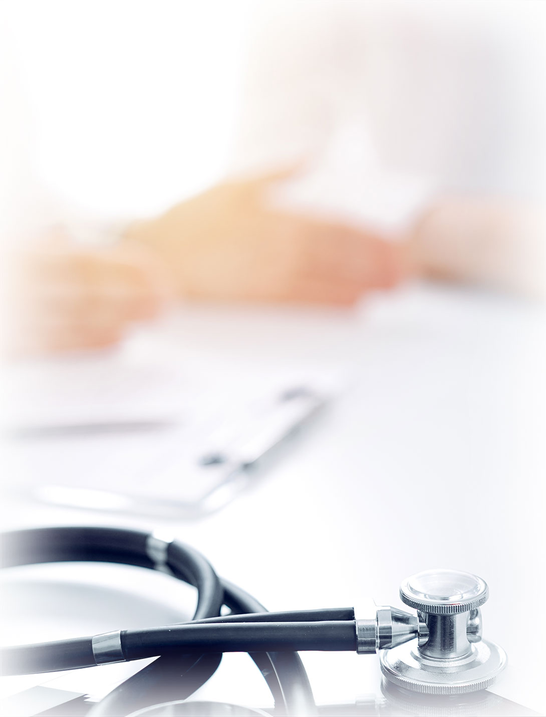 Peak Pet Urgent Care relief veterinary team member engaging with pet patients in Reno, NV
